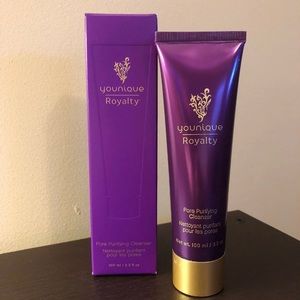 Younique Pore Purifying Facial Cleanser